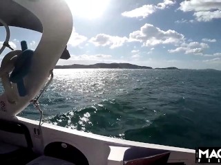 Turista fodendo ruiva peituda