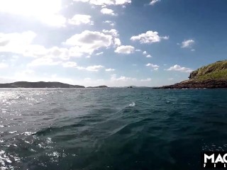 Turista fodendo ruiva peituda