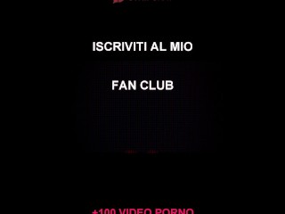 Guardami mentre mi faccio scopare in diretta LIVE!