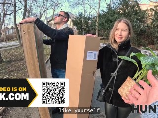 HUNT4K. I closed my BF’s eyes with banknotes and sucked stranger’s cock! I’m not that shy