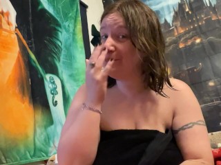 I show you all of my cosplay items to prove it‘s ALL FAKE!!! (And I do it naked!) 😉💚