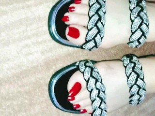 ارباب و برده ایرانی شورتمو با پاهاش درآورد(مکالمه فارسی) Femdom Slave Footjob