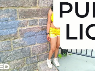 SOLO FEMALE PUBLIC PORNSTAR OUTSIDE NAKED EXOTIC COSPLAY YELLOW AND GOLD EBONY