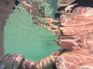 UNDERWATER fuck in the ocean