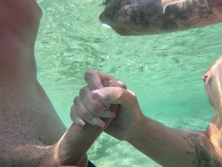 UNDERWATER fuck in the ocean