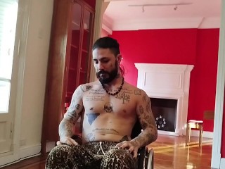 terapeuta se folla a su paciente en silla de ruedas. TERAPIAS ALTERNATIVAS