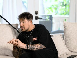 ARMANI BLACK STRIPS DOWN NAKED LIVE DURING PODCAST