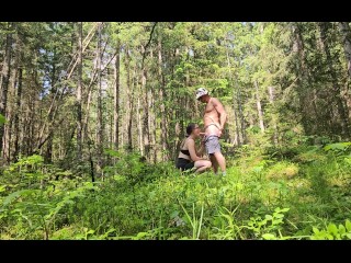 Joli couple fait l' amour en forêt,  Naemyia