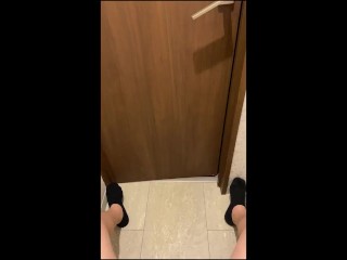 「ここトイレだよ…？」制服少女、個室でオジサンのを咥えさせられて…｜素人 個撮  ハメ撮り 裏垢女子 制服 NTR 寝取られ