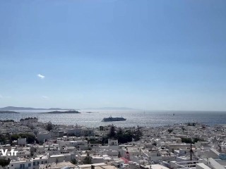 Two busty surprises for the breakfast