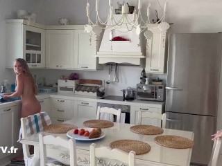 Two busty surprises for the breakfast