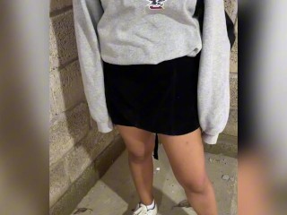 Sexo por dinero con una UNIVERSITARIA que conocí en la parada del bus