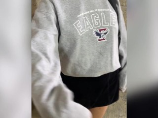 Sexo por dinero con una UNIVERSITARIA que conocí en la parada del bus