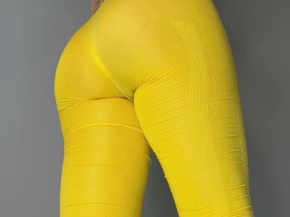 ⭐️ PAWG Plugged Twerkin' & Peeing in Yellow Yoga Pants ⭐️