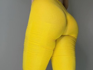 ⭐️ PAWG Plugged Twerkin' & Peeing in Yellow Yoga Pants ⭐️
