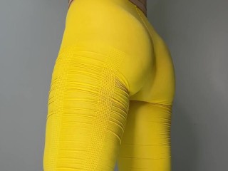 ⭐️ PAWG Plugged Twerkin' & Peeing in Yellow Yoga Pants ⭐️