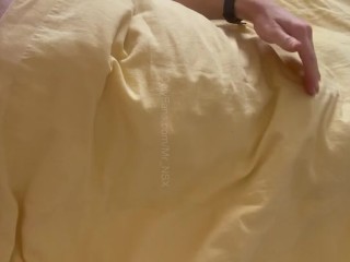 Jerking my big cock using oil – morning glory. See my uncut big cock cum