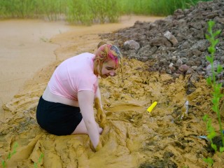 Orgasm in lake of mud