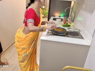 Indian Big Ass Bhabhi Hardcore Fuck in Kitchen for Starving Dick
