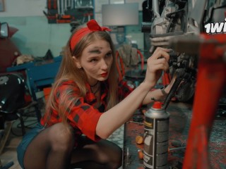 I fixed your motorcycle, now you can fuck me on it / Dolly Rud