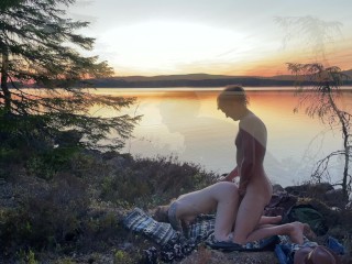 Love at a Lake in the Sunset - RosySky - 4K 30fps