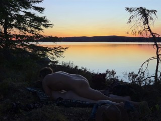 Love at a Lake in the Sunset - RosySky - 4K 30fps