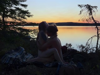 Love at a Lake in the Sunset - RosySky - 4K 30fps