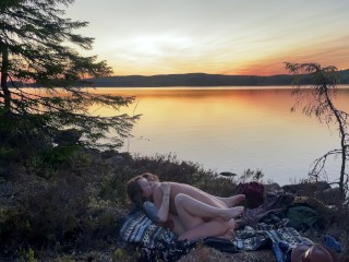 Love at a Lake in the Sunset - RosySky - 4K 30fps