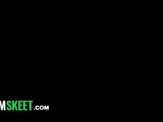 Sharing Stepdad's Cock - Stepdaughter and Stepmom's Unexpected Threesome at the Mechanic Shop