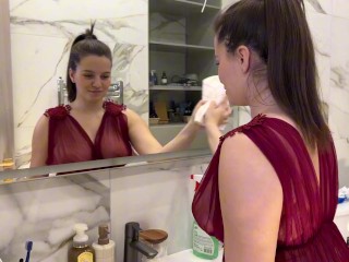 Sexy Housemaid is Teasing With Closeup Pussy, Big Boobs And Juicy Ass When Cleaning Bathroom