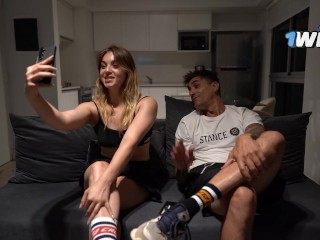 Me ayuda a estudiar Historia y termino saltando en su ENORME verga - Keila Bassi & El Nono