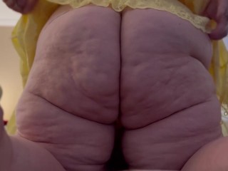 SHY LIBRARIAN SHOWING OFF HER SEXY YELLOW  DRESS