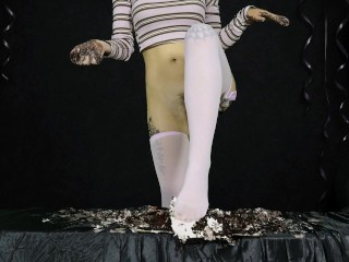 Watch Me Fart On A Cake!