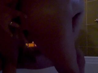 Sex in the jacuzzi, she likes it hard