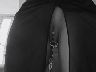 Enjoying my new 6 mm gold piercings and pearl attachments in front of The Master 🥰