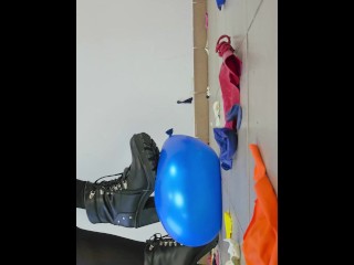 Marianna BDSM destroys all her balloons (full video on C4S / MV / OF / Membersite)