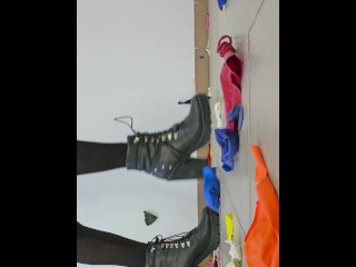 Marianna BDSM destroys all her balloons (full video on C4S / MV / OF / Membersite)