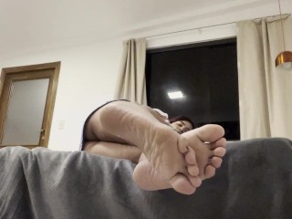 I Talk With My Toes — And You Will Listen