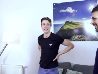 Julia organizuje urodzinowy prezent