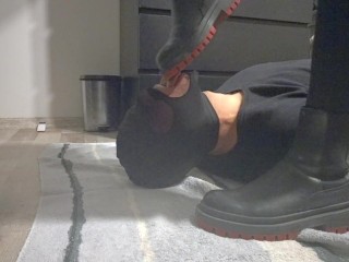 After cleaning my shoes, I cleaned his mouth with my pee.