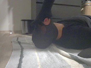 After cleaning my shoes, I cleaned his mouth with my pee.