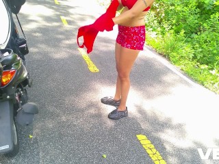 PARODY LITTLE REDD RIDING HOOD IN THE JUNGLE WOODS PUBLIC OUTSIDE COS REALITY REACTION VIDEO NEEDED