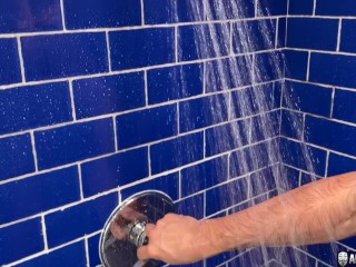 Petite douche en retour de plage