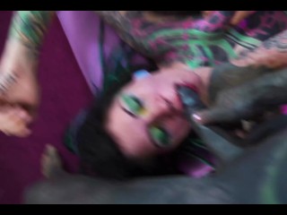 Anuskatzz and Illuz get on their knees for Nikolaz and Lily’s cocks