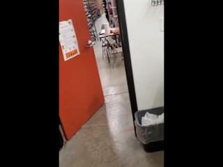 Pissing at work with the door open
