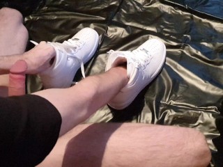 4K - Hard masturbation with Nike Airforce 1 Sneaker