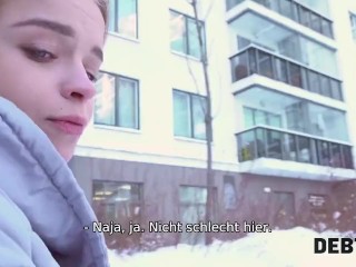 Debt4k. Calibri Angel hat kein Geld, um Schulden zurückzuzahlen