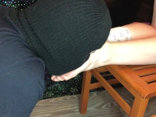 kelly_feet dirty socks worship, smell socks and foot mistress sniffing