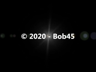 Une jolie brunette éternue