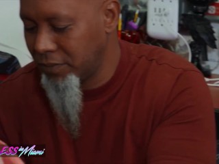 Reckless in Miami - Daddy's girl deepthroat bf while he gets tattoed